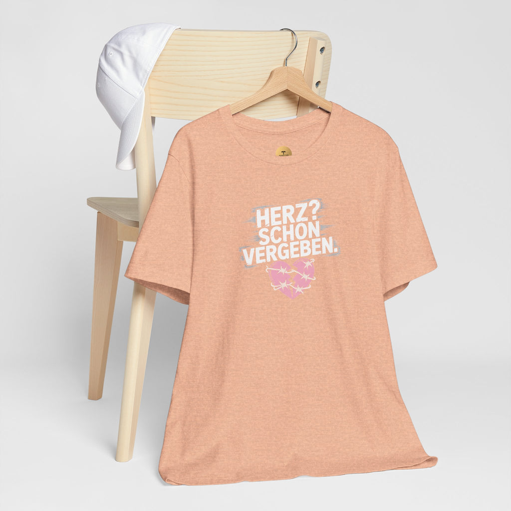 HERZ ? SCHON VERGEBEN - Unisex Premium T-Shirt